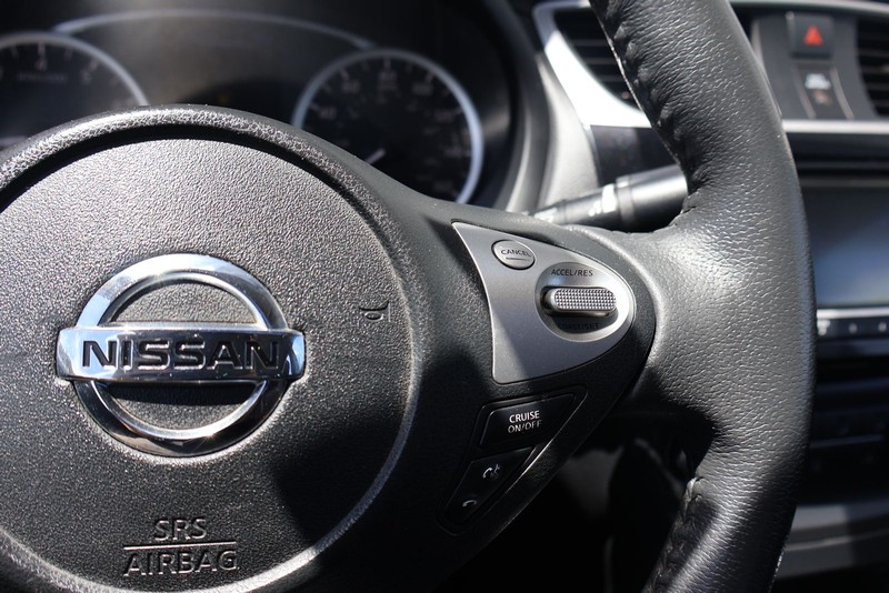 Nissan Sentra Vehicle Full-screen Gallery Image 25