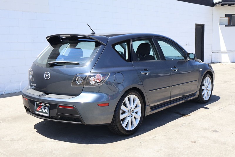 Mazda Mazda3 Hatchback Vehicle Full-screen Gallery Image 05