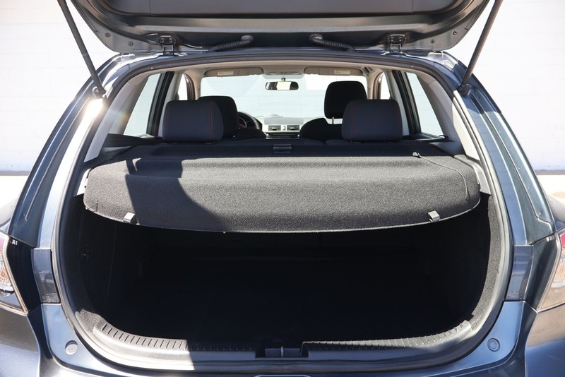 Mazda Mazda3 Hatchback Vehicle Full-screen Gallery Image 08