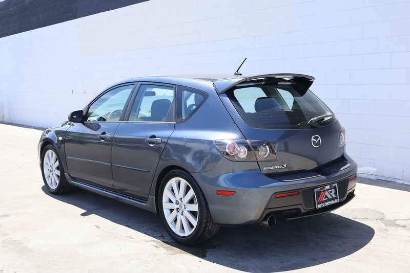 Mazda Mazda3 Hatchback Vehicle Full-screen Gallery Image 09