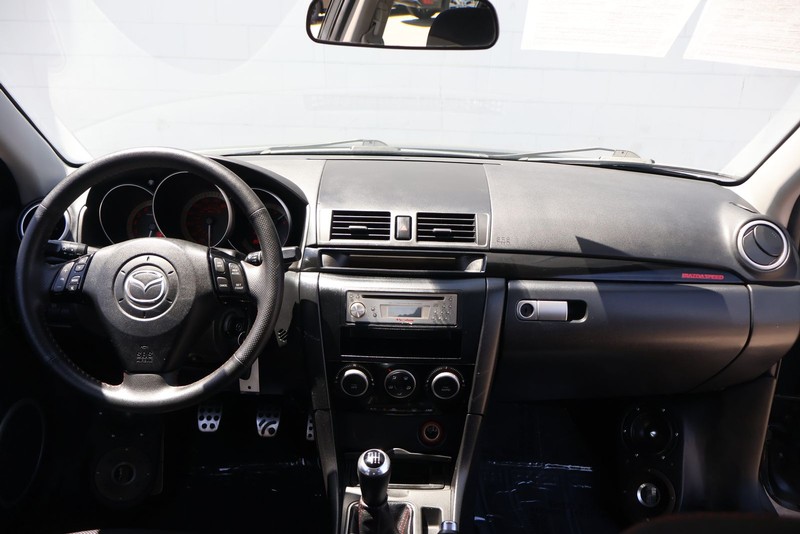 Mazda Mazda3 Hatchback Vehicle Full-screen Gallery Image 22