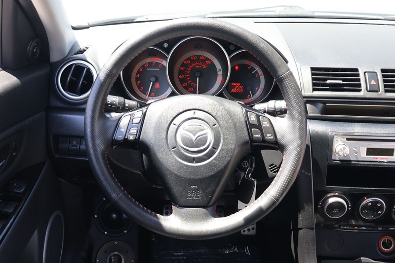 Mazda Mazda3 Hatchback Vehicle Full-screen Gallery Image 24