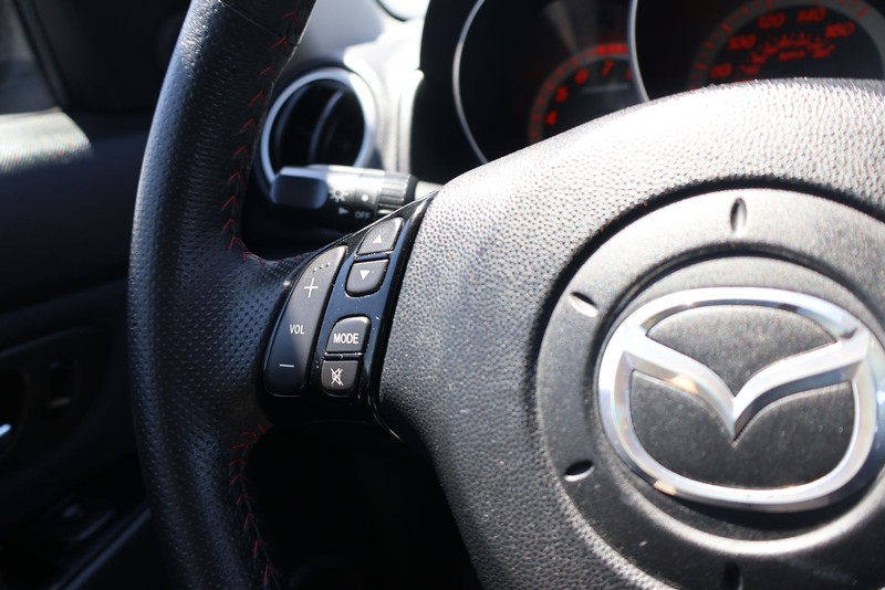Mazda Mazda3 Hatchback Vehicle Full-screen Gallery Image 25