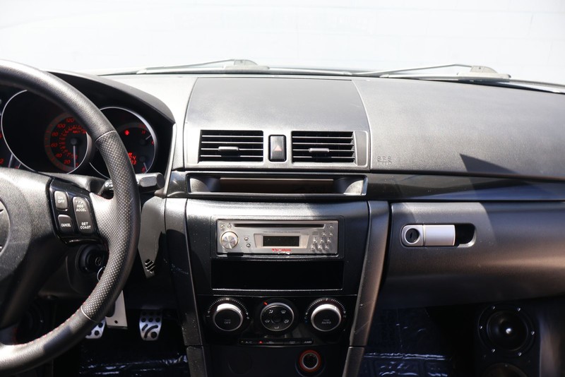 Mazda Mazda3 Hatchback Vehicle Full-screen Gallery Image 27