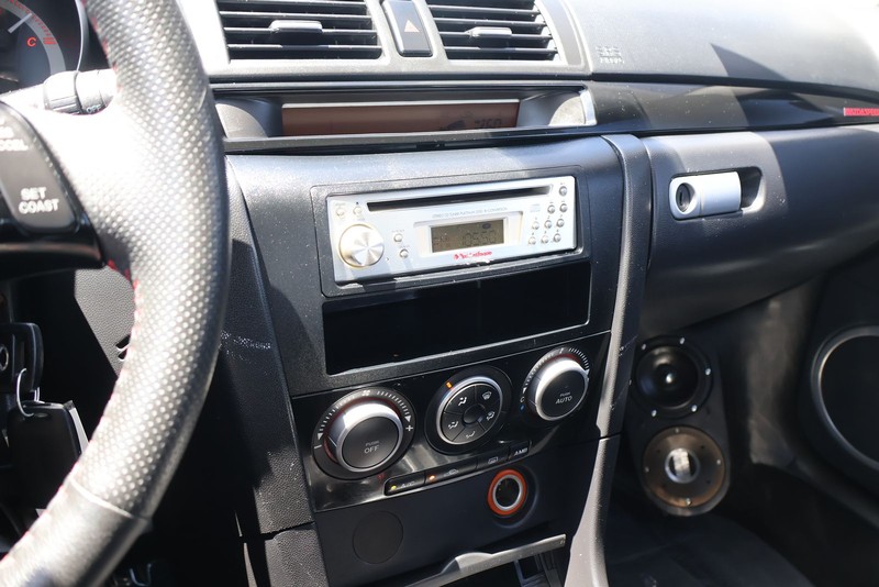 Mazda Mazda3 Hatchback Vehicle Full-screen Gallery Image 28