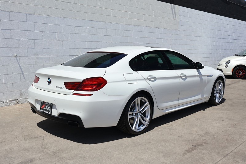 BMW 6 Series Vehicle Full-screen Gallery Image 05