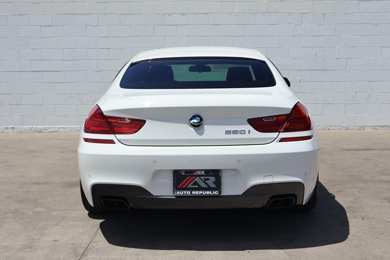 BMW 6 Series Vehicle Full-screen Gallery Image 06