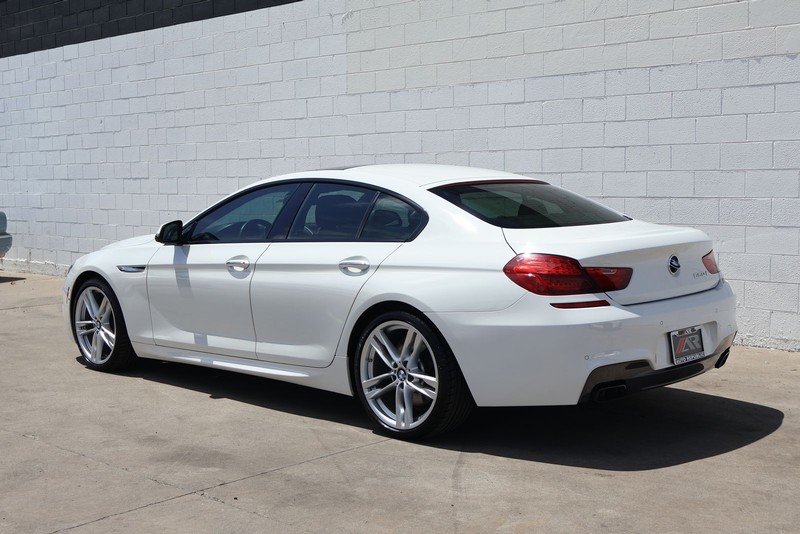 BMW 6 Series Vehicle Full-screen Gallery Image 09