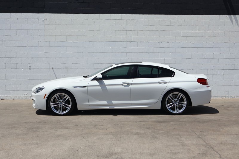 BMW 6 Series Vehicle Full-screen Gallery Image 10