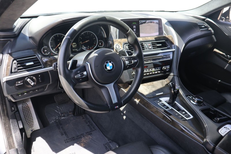 BMW 6 Series Vehicle Full-screen Gallery Image 15