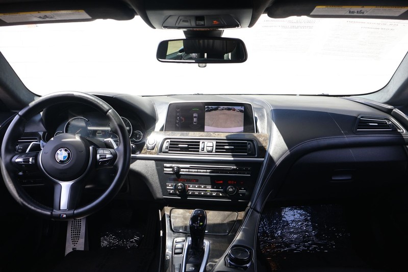 BMW 6 Series Vehicle Full-screen Gallery Image 22