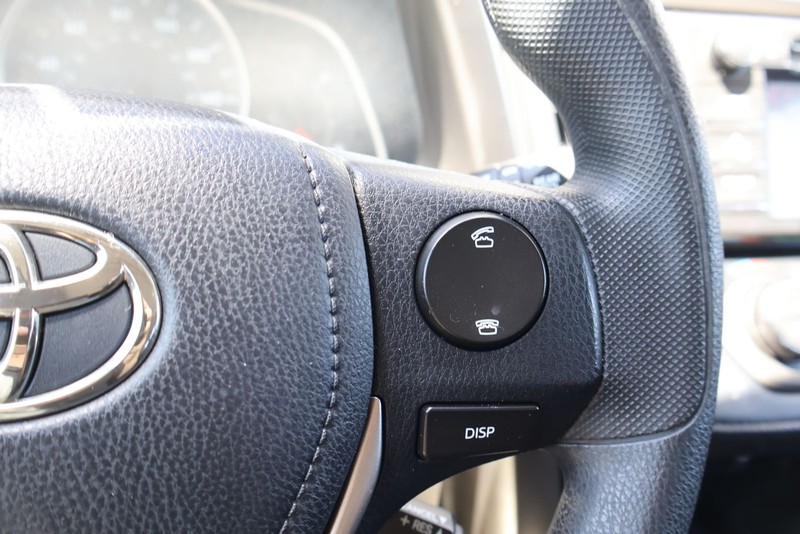 Toyota RAV4 Vehicle Full-screen Gallery Image 25