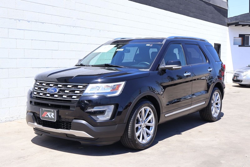 Ford Explorer Vehicle Full-screen Gallery Image 11