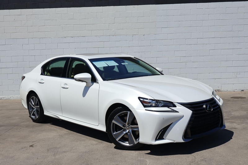 Lexus GS 350 Vehicle Full-screen Gallery Image 01
