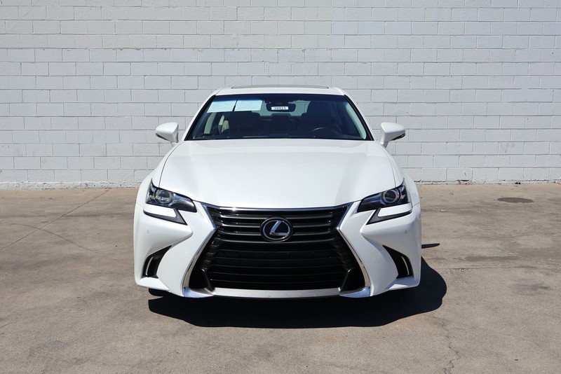 Lexus GS 350 Vehicle Full-screen Gallery Image 02