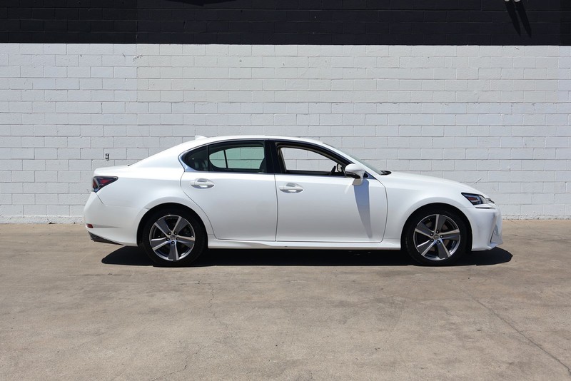 Lexus GS 350 Vehicle Full-screen Gallery Image 04