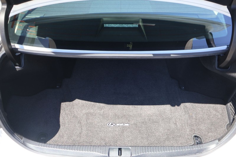 Lexus GS 350 Vehicle Full-screen Gallery Image 08