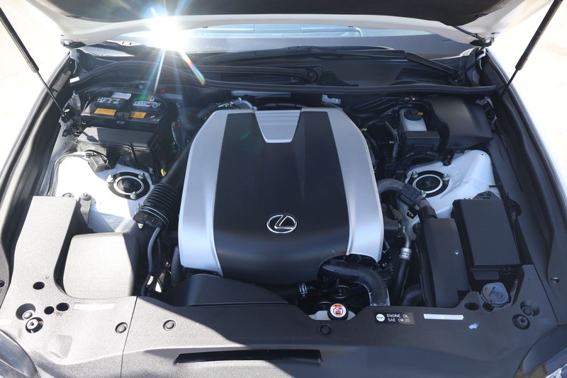 Lexus GS 350 Vehicle Full-screen Gallery Image 13