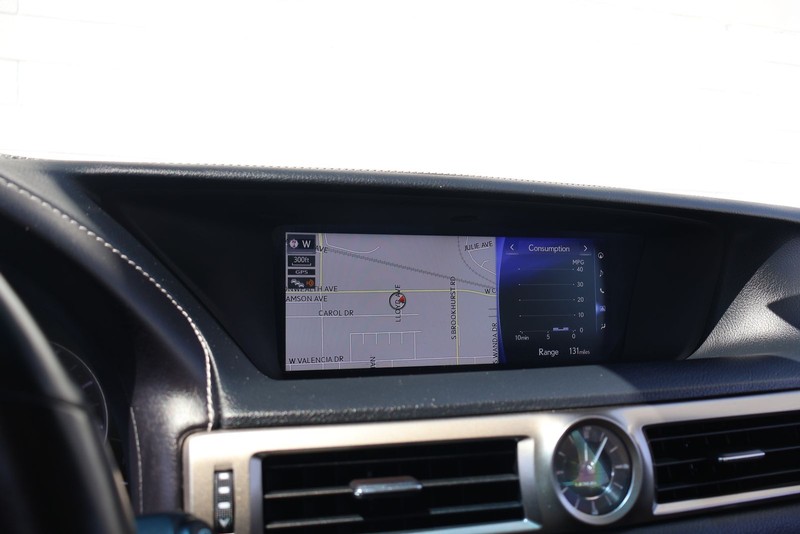 Lexus GS 350 Vehicle Full-screen Gallery Image 28