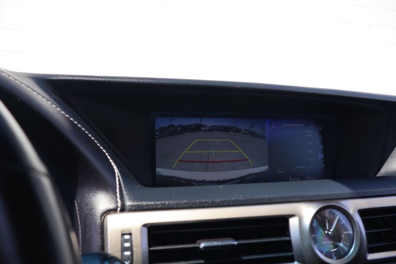Lexus GS 350 Vehicle Full-screen Gallery Image 29