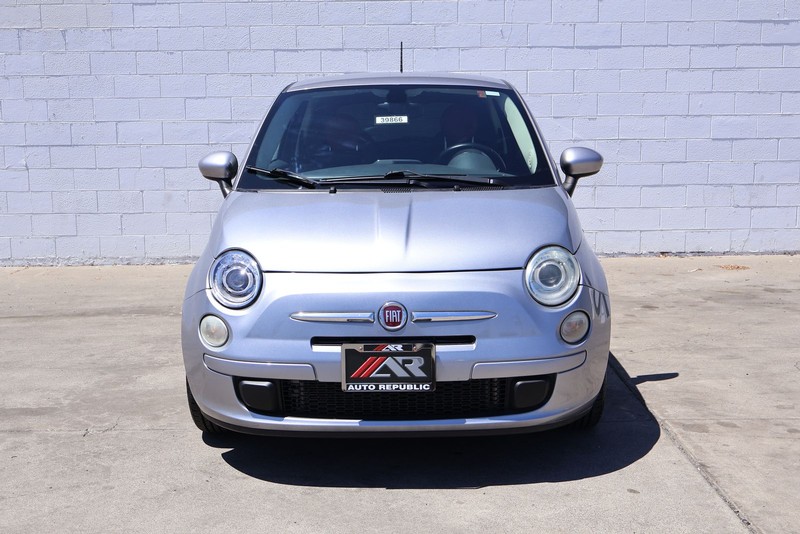 FIAT 500 Vehicle Full-screen Gallery Image 02