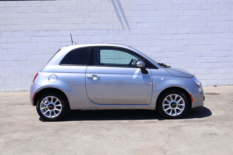 FIAT 500 Vehicle Full-screen Gallery Image 04