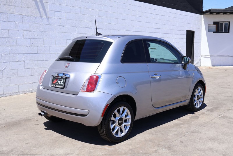 FIAT 500 Vehicle Full-screen Gallery Image 05