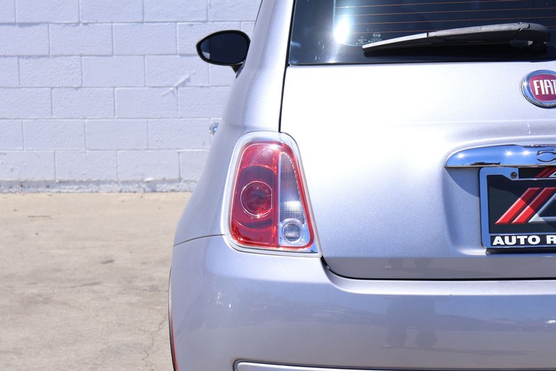 FIAT 500 Vehicle Full-screen Gallery Image 07