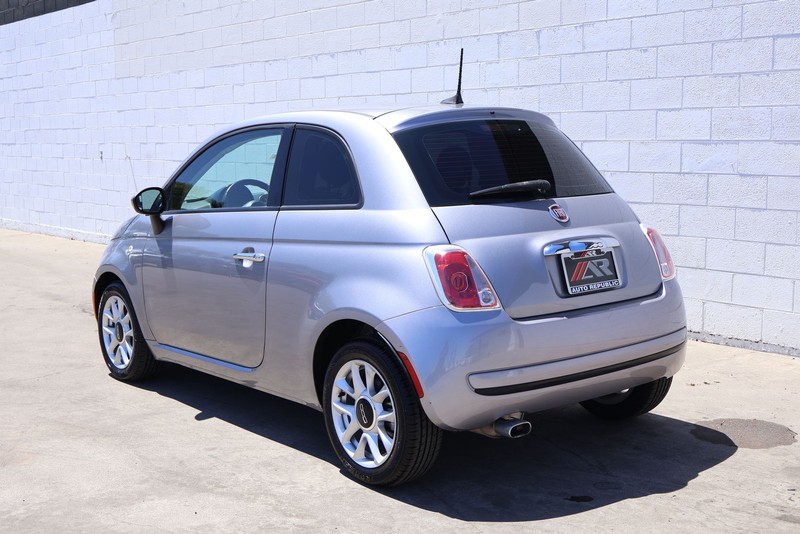 FIAT 500 Vehicle Full-screen Gallery Image 09
