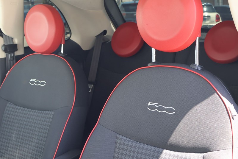 FIAT 500 Vehicle Full-screen Gallery Image 17