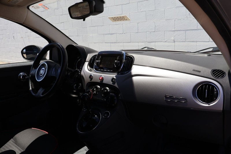 FIAT 500 Vehicle Full-screen Gallery Image 18