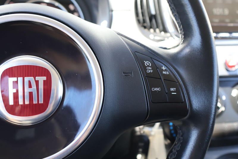 FIAT 500 Vehicle Full-screen Gallery Image 24