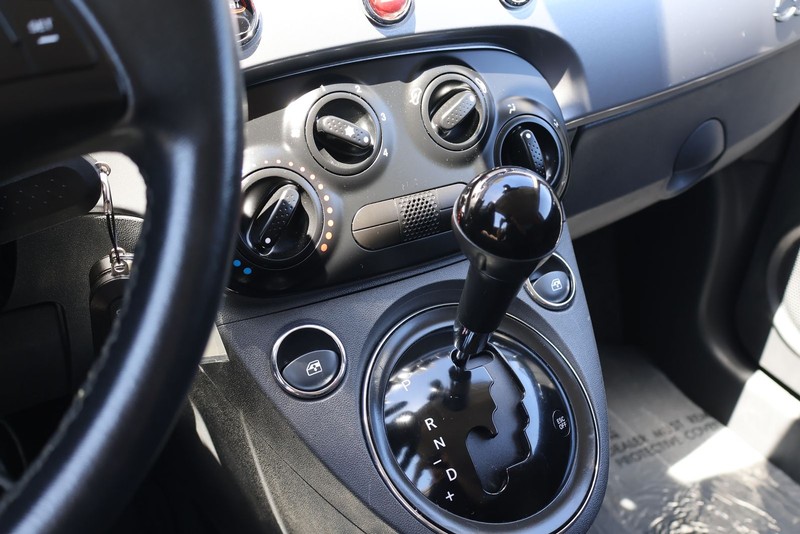 FIAT 500 Vehicle Full-screen Gallery Image 27