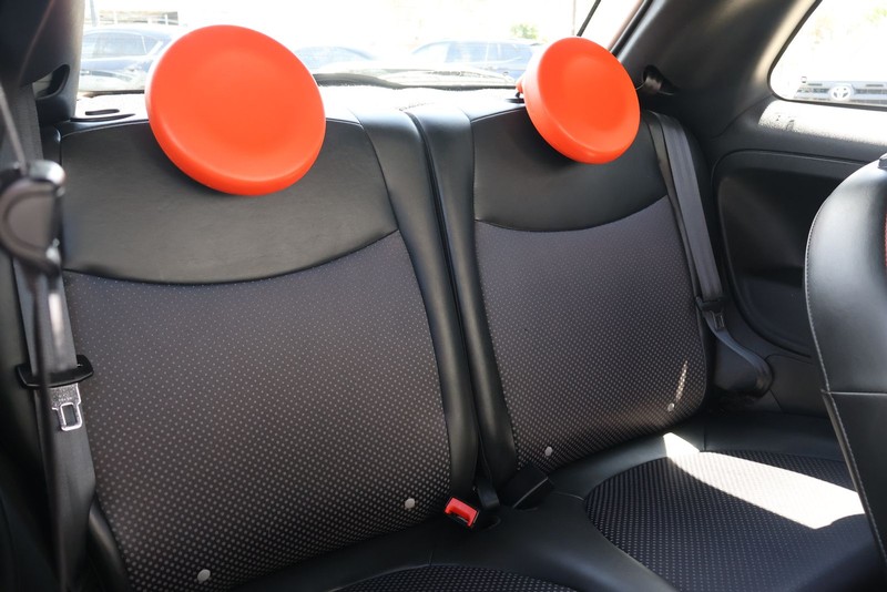 FIAT 500e Vehicle Full-screen Gallery Image 19
