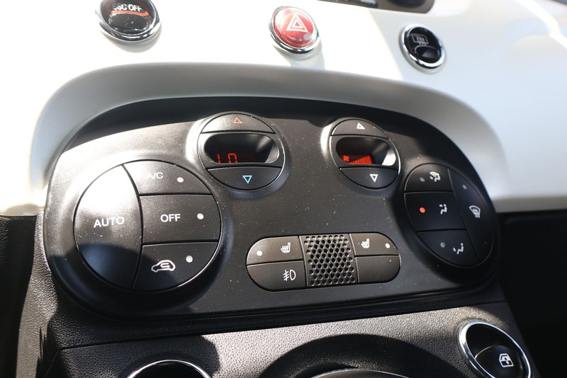 FIAT 500e Vehicle Full-screen Gallery Image 26