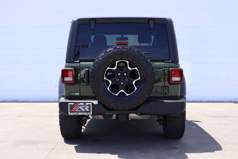 Jeep Wrangler Vehicle Full-screen Gallery Image 06