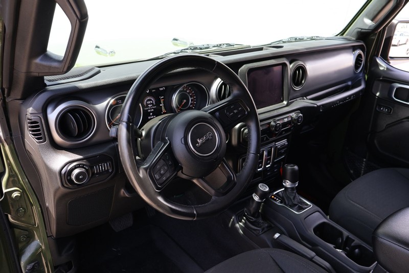 Jeep Wrangler Vehicle Full-screen Gallery Image 14