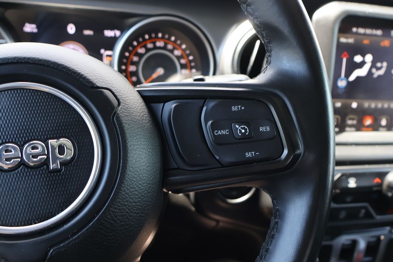 Jeep Wrangler Vehicle Full-screen Gallery Image 24