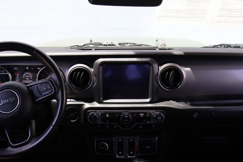 Jeep Wrangler Vehicle Full-screen Gallery Image 25