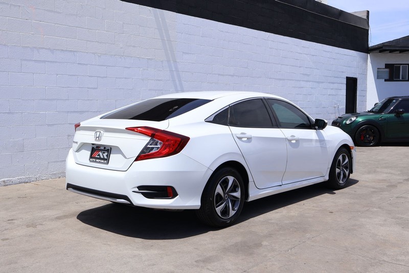 Honda Civic Sedan Vehicle Full-screen Gallery Image 05