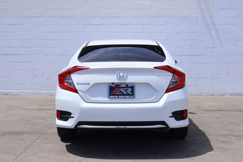 Honda Civic Sedan Vehicle Full-screen Gallery Image 06