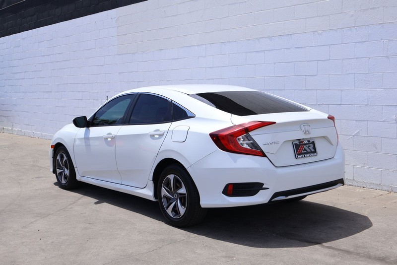 Honda Civic Sedan Vehicle Full-screen Gallery Image 09