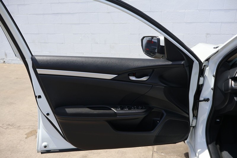 Honda Civic Sedan Vehicle Full-screen Gallery Image 14