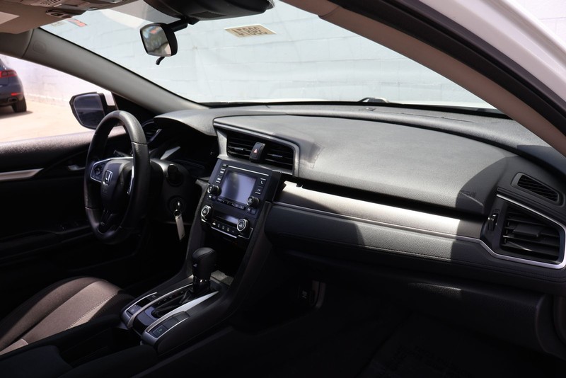 Honda Civic Sedan Vehicle Full-screen Gallery Image 18