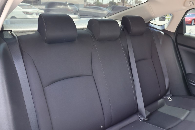 Honda Civic Sedan Vehicle Full-screen Gallery Image 20
