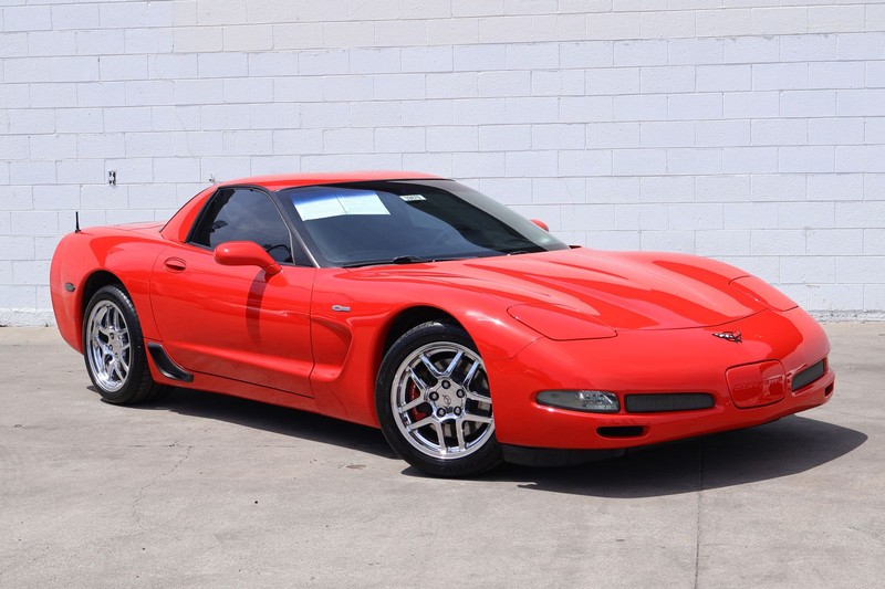 Chevrolet Corvette Vehicle Full-screen Gallery Image 01