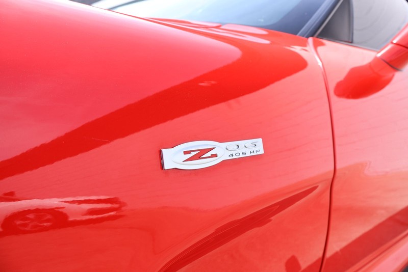 Chevrolet Corvette Vehicle Full-screen Gallery Image 13