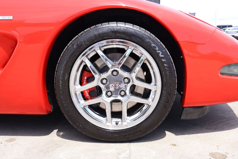 Chevrolet Corvette Vehicle Full-screen Gallery Image 14