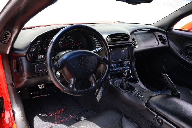 Chevrolet Corvette Vehicle Full-screen Gallery Image 16