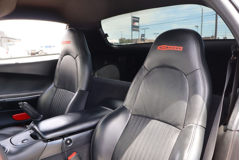 Chevrolet Corvette Vehicle Full-screen Gallery Image 17